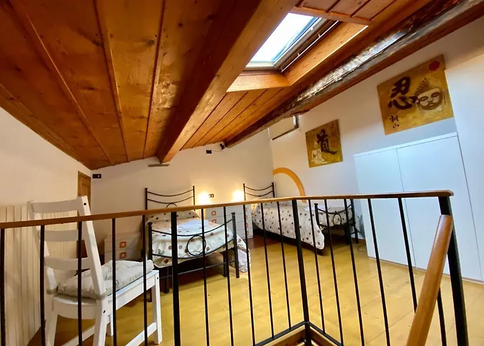 Cozy 4th And Top Floor Апартаменты Флоренция