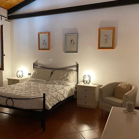 Διαμέρισμα Cozy 4th And Top Floor *